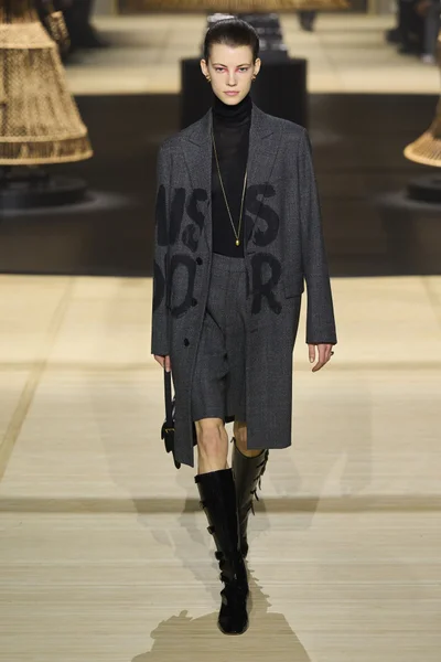 Look 35